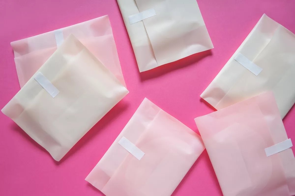 Emballages pour serviettes hygiéniques
