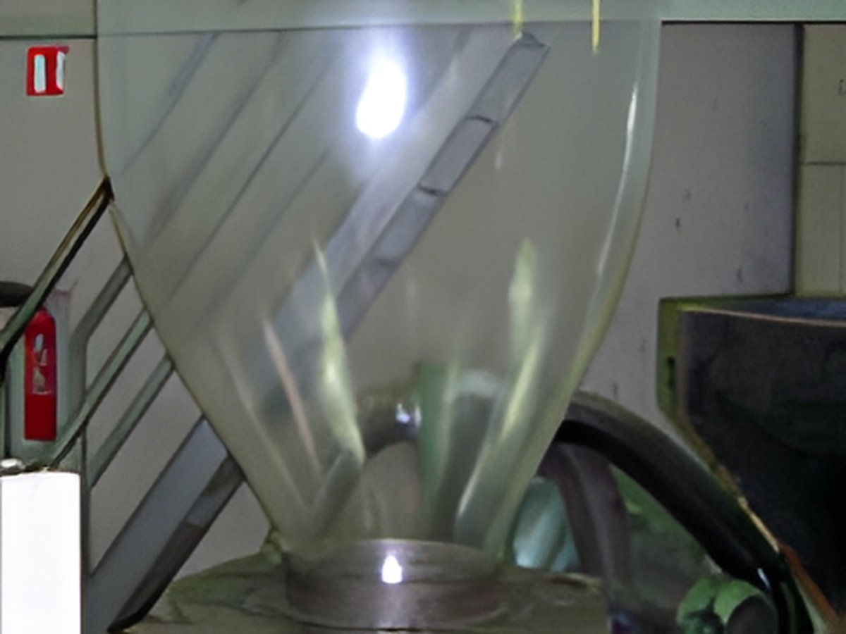 Extrusion du film plastique en gaine